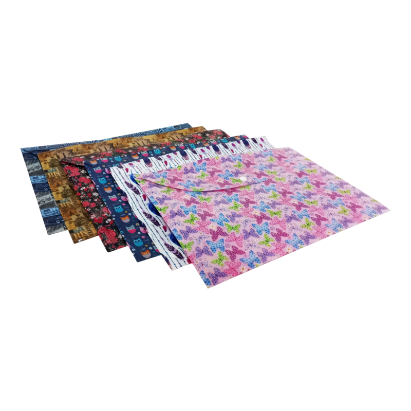 CARPETA PRESENTACION PLASTICA (PE) `FK` OF/A4 PQ.12pz.C/SOLAPA Y BROCHE TONOS SURT.